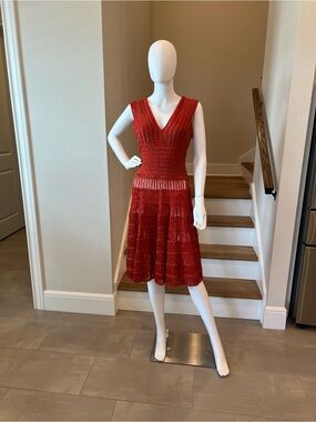 New Red and Taupe Knit V-Neck Sleeveless Midi Dress size M